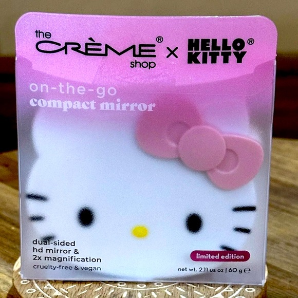 The Crème Shop Hello Kitty On The Go Compact Makeup Dual-Side & HD Mirror - Picture 2 of 14